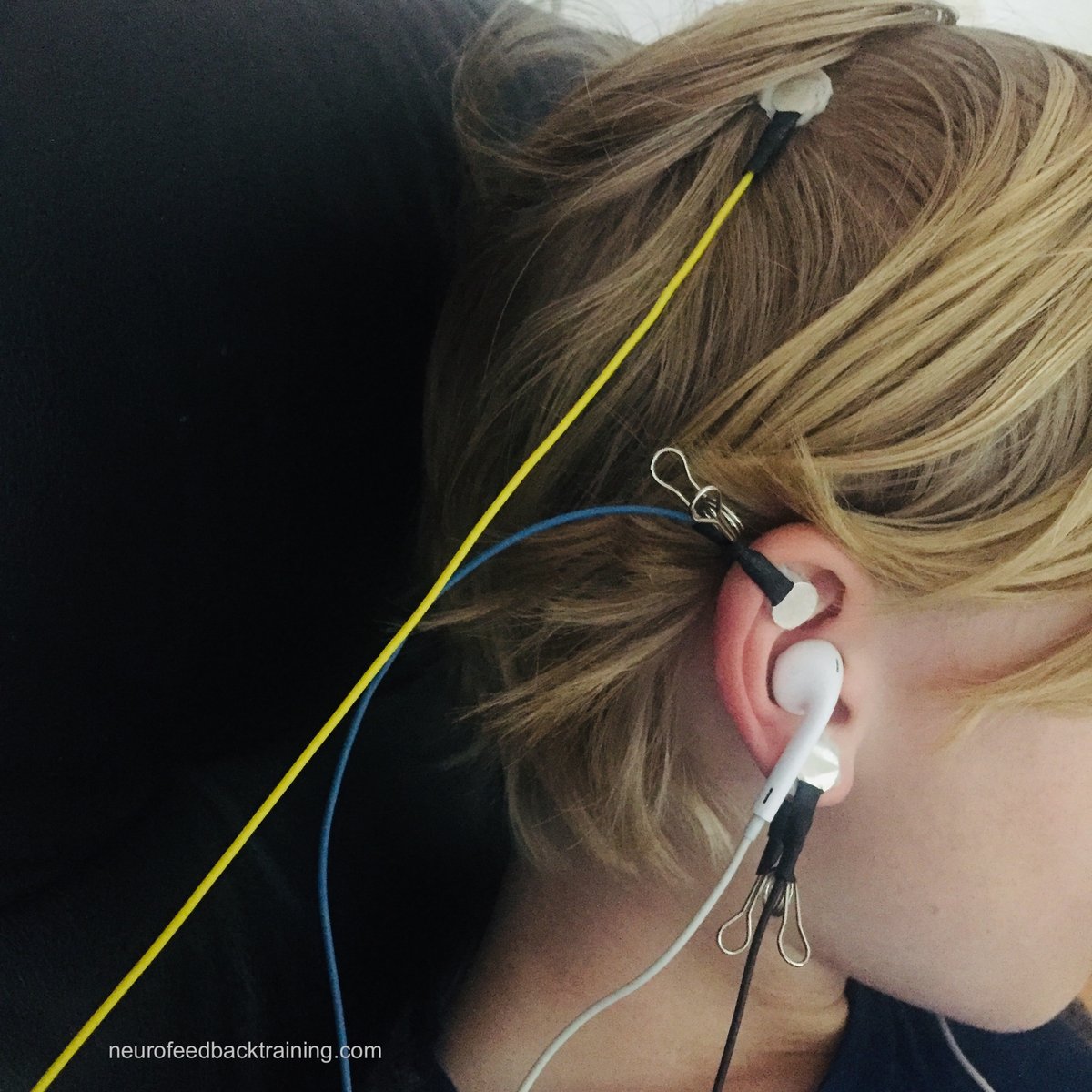 neurofeedback-training-neuroptimal-eeg-sensor-placement-right-ear-original